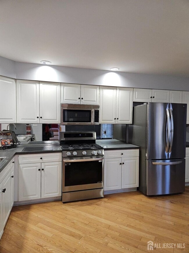 Building Photo - 45 Coriander Dr