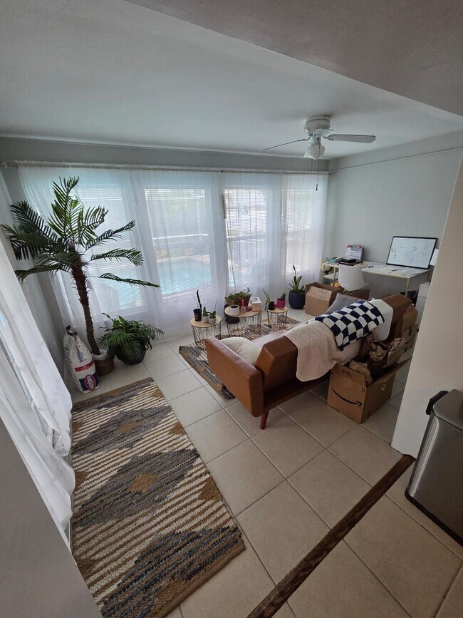 2da sala de estar - 1118 SE 19th Ln