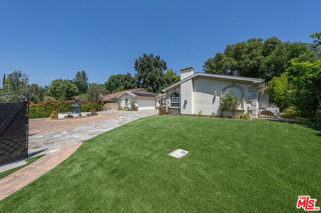 Building Photo - 4112 Old Topanga Canyon Rd