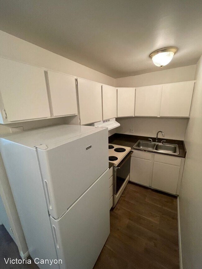 Foto del edificio - 1 br, 1 bath Apartment - 155 N Canyon Road...