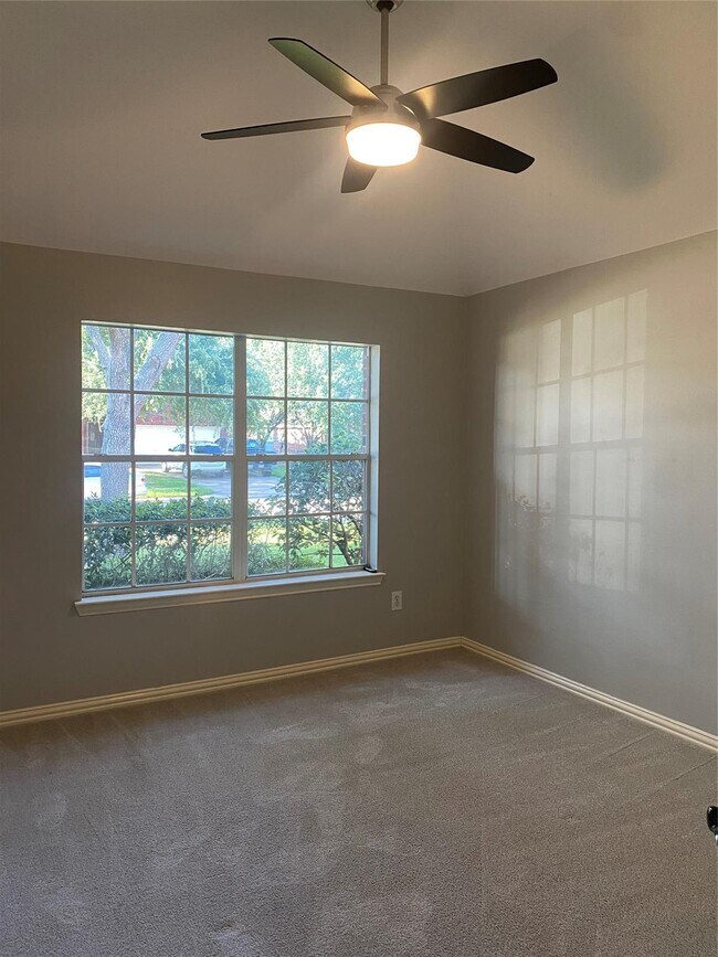 Foto del edificio - Spinnaker Bay Lane, Pearland, TX 77584 - 4 BR 2 BA single-family home