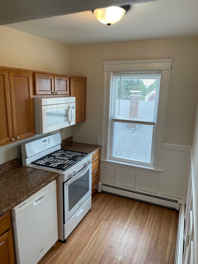 Building Photo - 3 BR Quiet Area Near Blackstone River Bike...