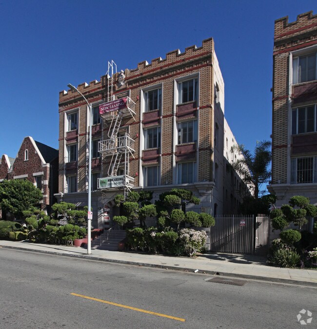 Edgemont & Banbury Manor Apartments Rentals Los Angeles, CA