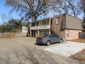 Building Photo - 806 Maxwell Dr