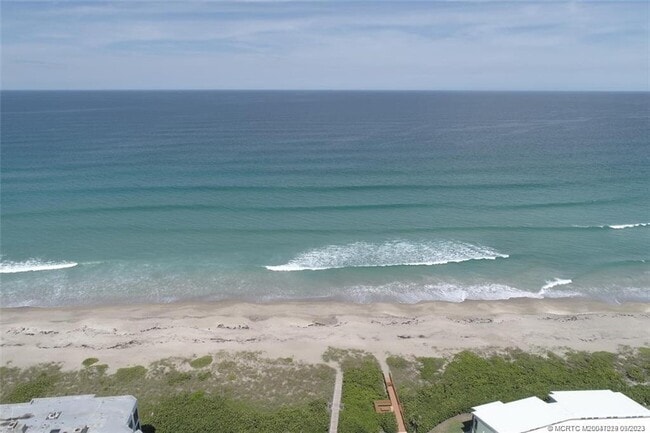 Building Photo - 4100 NE Breakwater Dr