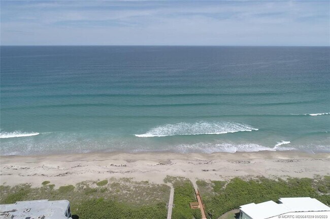 Foto del edificio - 4100 NE Breakwater Dr