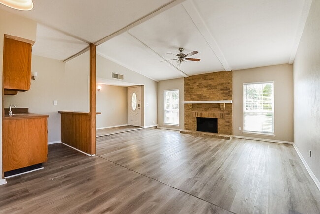 Building Photo - 9201 Pollard St