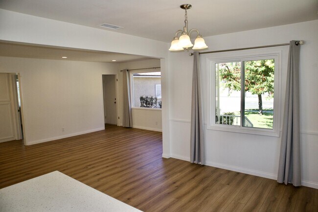 Building Photo - 3784 Conquista Ave