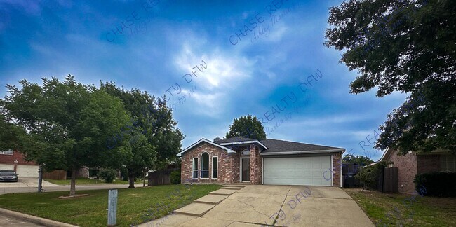 Building Photo - 3 Bedroom Home in KELLER ISD Move-in Ready