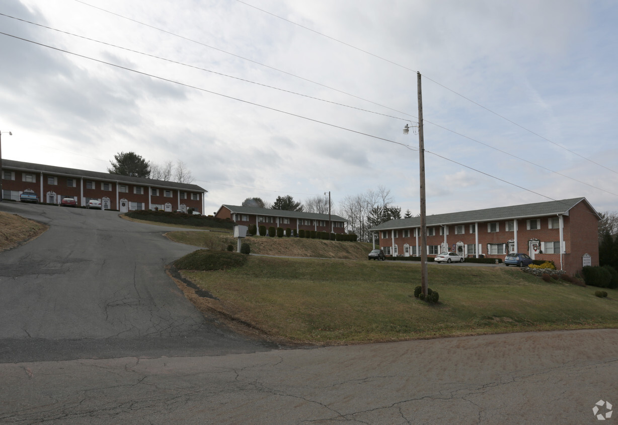 Building Photo - Lin Don Townhouses