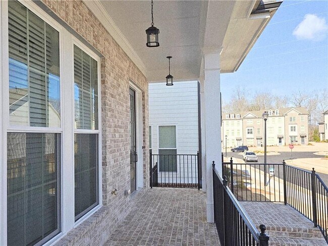 Building Photo - 163 Basil St