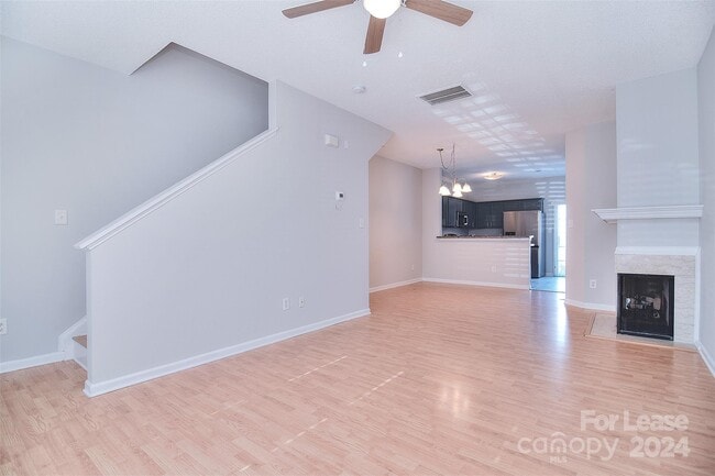 Foto del edificio - 8829 Gerren Ct