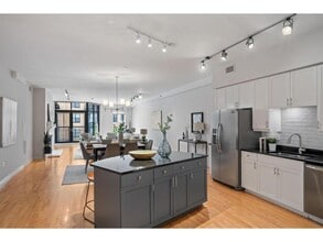 Building Photo - 408 N 1st St