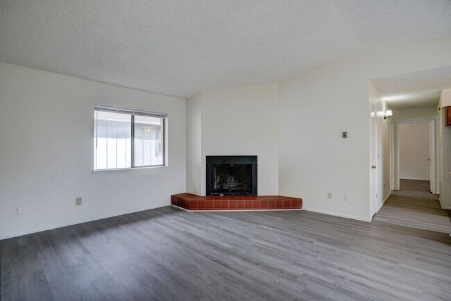 Foto del edificio - 2 Bed, 1 Bath Apartment in Downtown Prescott!