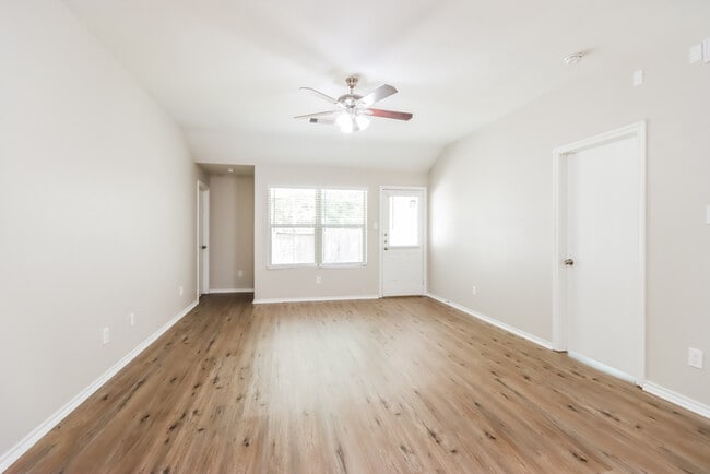 Foto del edificio - 805 Belvedere Dr