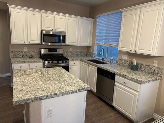 Building Photo - 7533 French Springs St