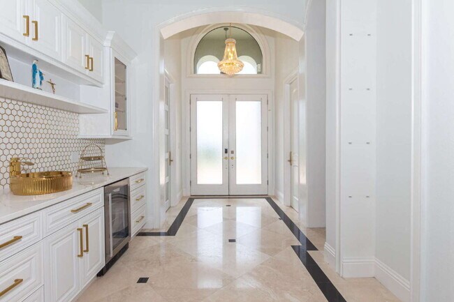 Foto del edificio - 4/3 Stunning Waterfront home in the heart of Clearwater Beach!