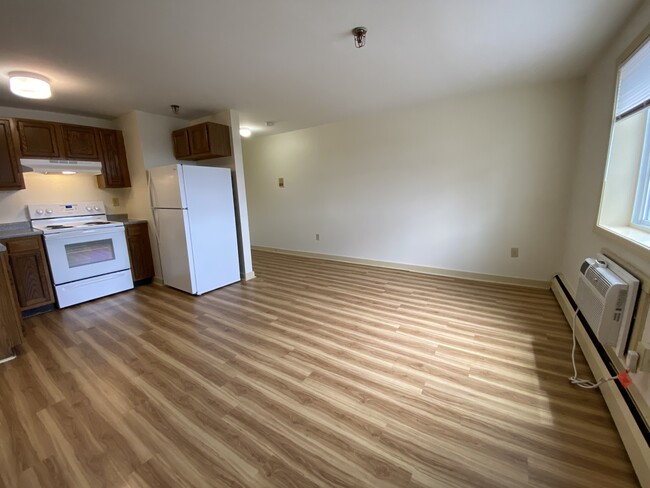 Un dormitorio con aire acondicionado - Park View Apartments