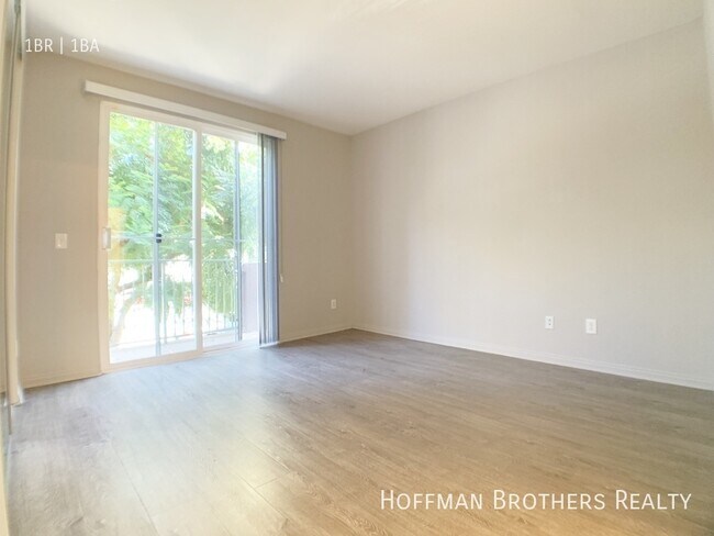 Foto del edificio - 3707 Motor Ave
