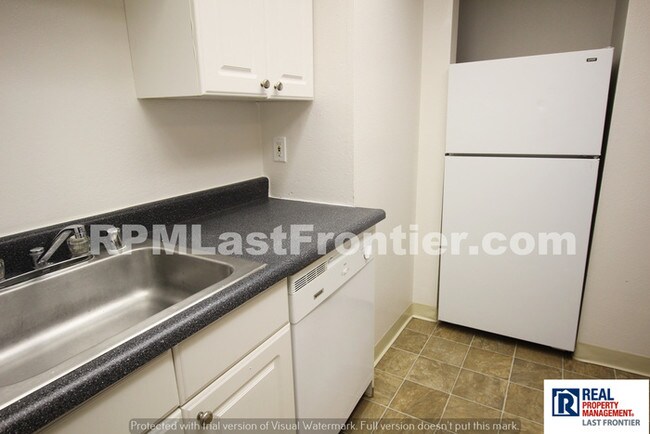 Building Photo - 4620 Reka Dr