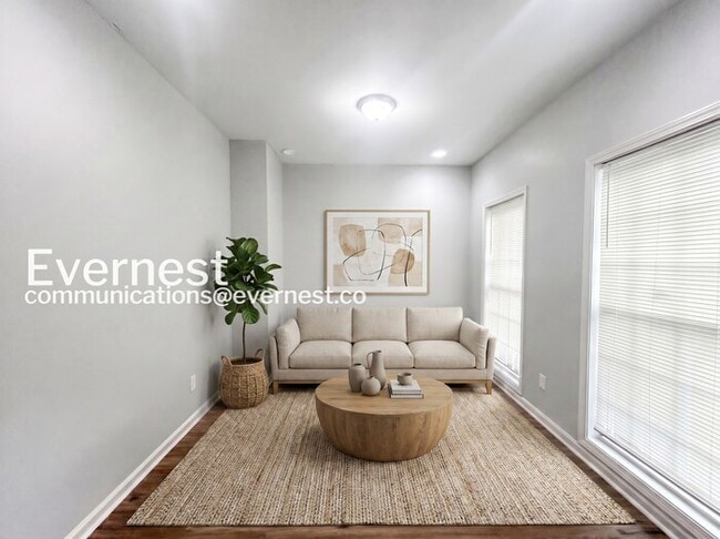 Foto del edificio - 66 Holly Rd NW