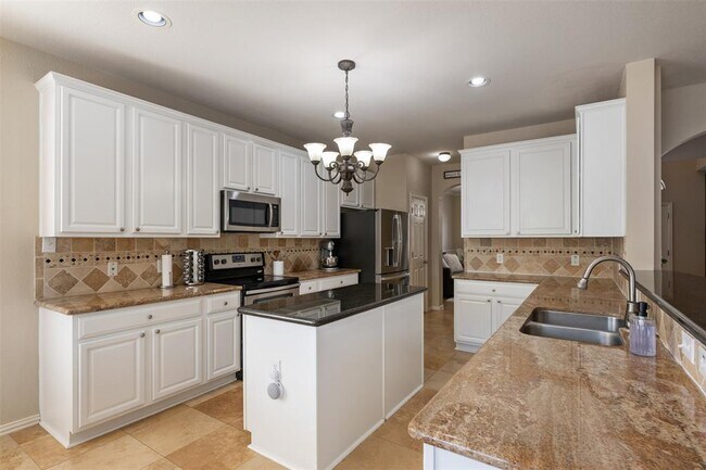 Foto del edificio - 2500 White Stallion Way