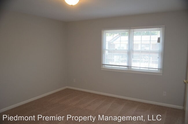 Building Photo - 323 Vineyard Park Ct