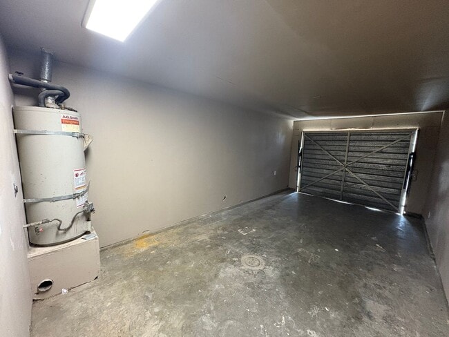 Building Photo - NW Visalia home coming soon