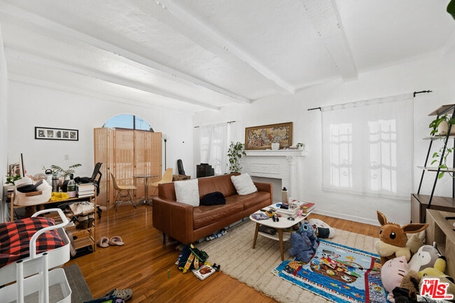 Building Photo - 8544 Saturn St