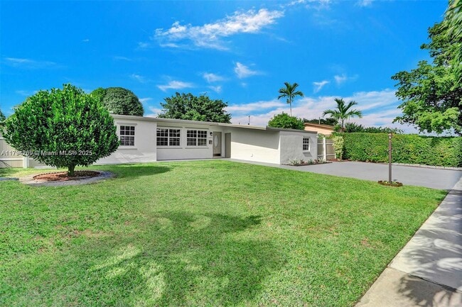 Foto del edificio - 6480 W 13th Ct