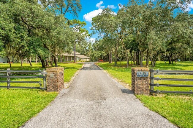 Foto del edificio - 12151 Walker Pond Rd