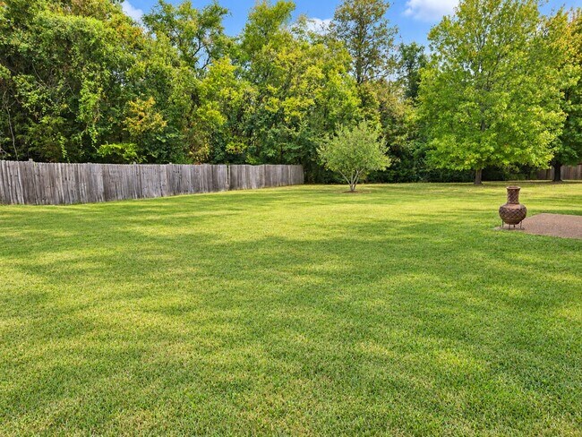 Foto del edificio - 5033 Timber Trail Dr