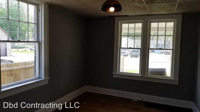 Foto del edificio - 627 Kenwood Ave