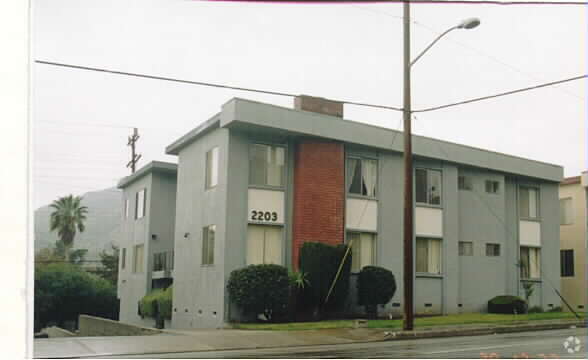 Building Photo - 2203 N Verdugo Rd