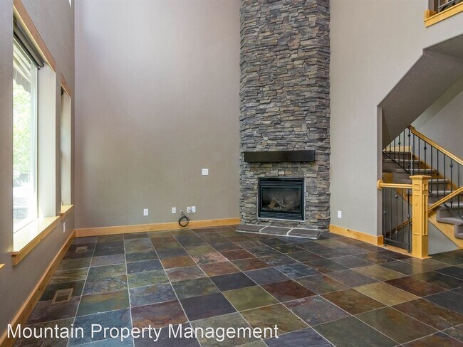 Foto del edificio - 3 br, 2.5 bath House - 825 W. Benjamin Place