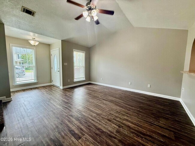 Foto del edificio - 705 Whispering Willow Way