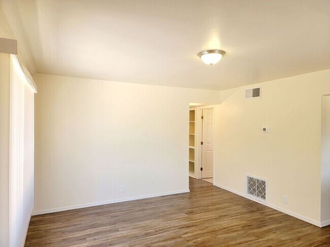 Foto del edificio - 2518 E Cameron Vista