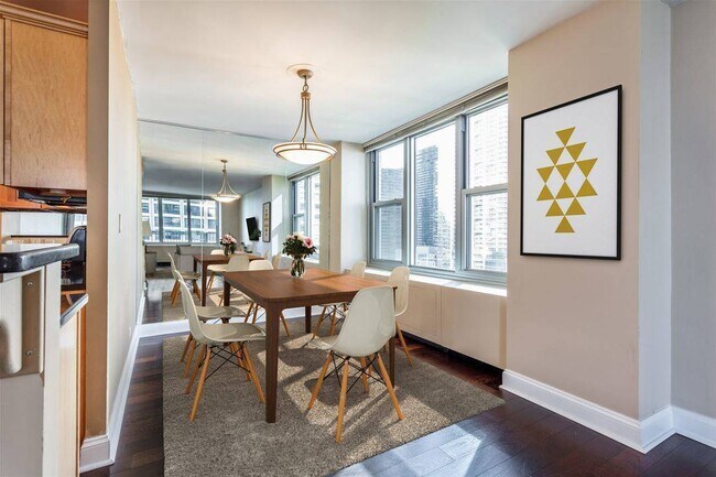 Foto del edificio - 400 E Randolph St
