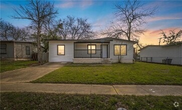 Building Photo - 1202 Garth Dr