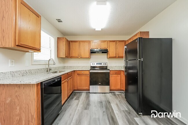 Foto del edificio - 7060 Ravenwood Lane, Lithonia, GA 30038