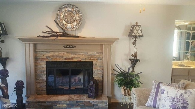 Foto del edificio - 2311 Lakeshore Dr