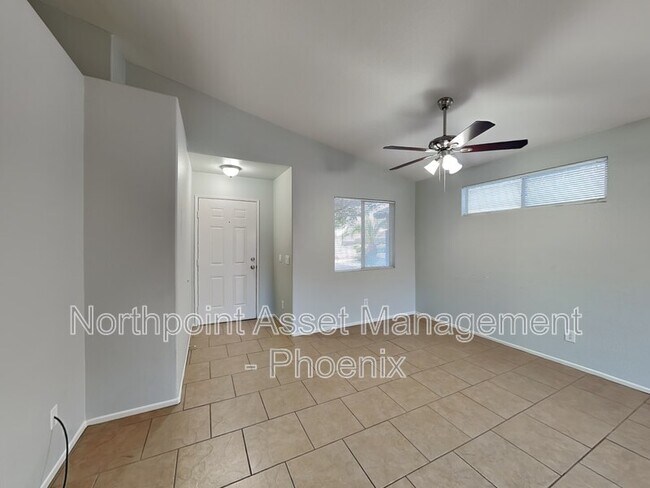 Foto del edificio - 16132 W Lincoln St