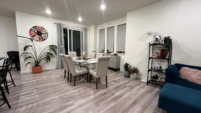 Foto del edificio - 17739 Olive St