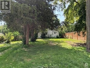 Building Photo - 8 Siskind Ct