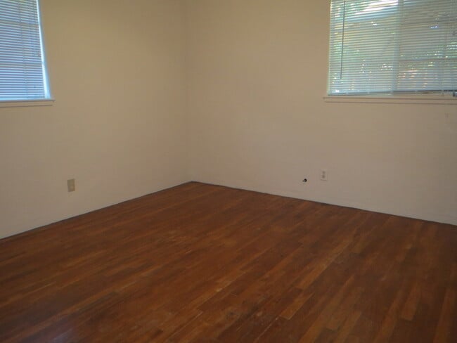 Building Photo - Andrews Duplex