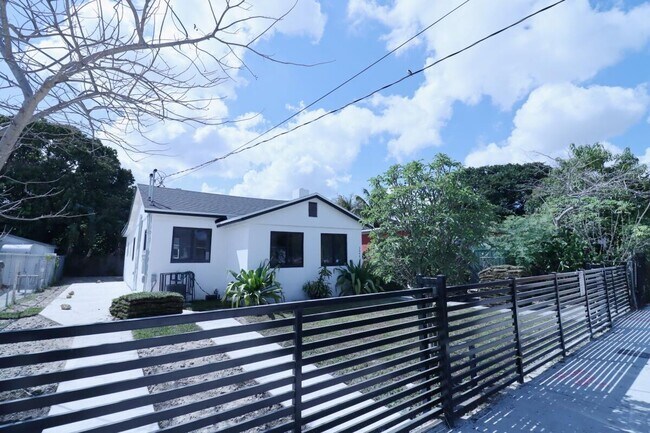 Foto del edificio - 3040 NW 13th Ave