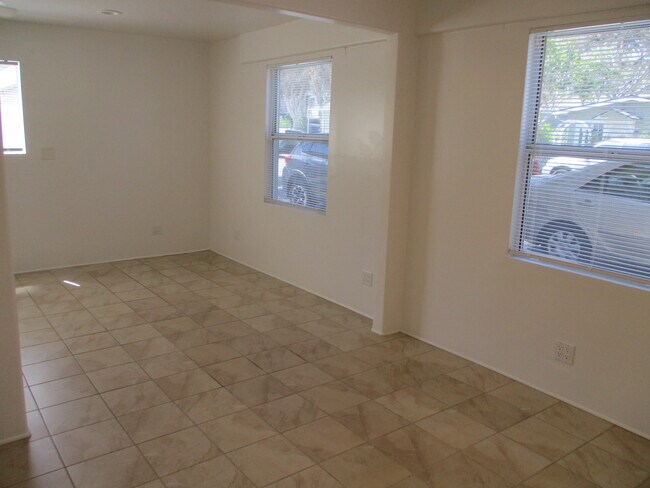 Building Photo - 501 Hill St