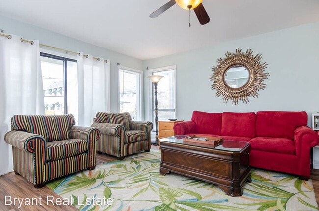 Building Photo - 3 br, 3 bath House - 14 East Henderson Unit B