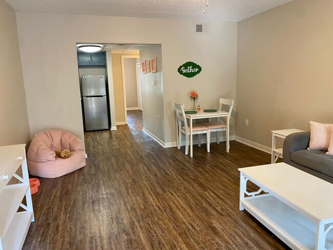 Foto del edificio - Luxury, Location, and Convenience here at 110 Broward Street Apartments