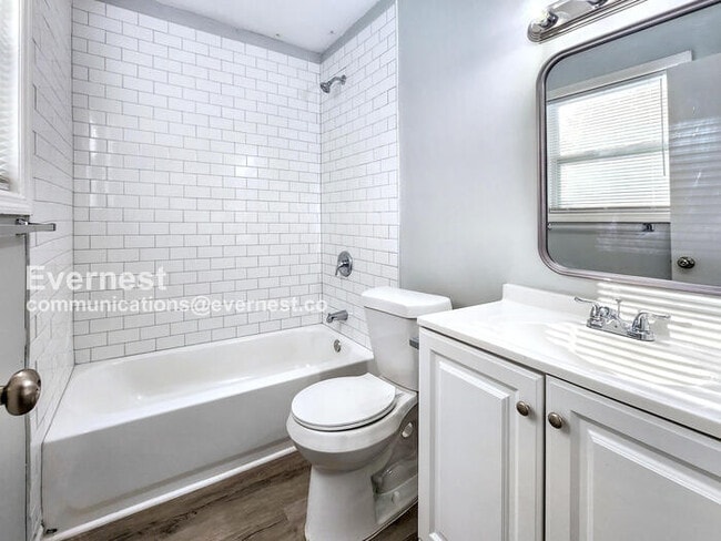 Foto del edificio - 727 W Creek Cir